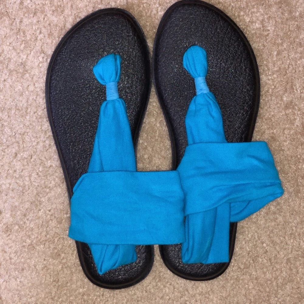 Sanuk yoga slings — brand new never worn